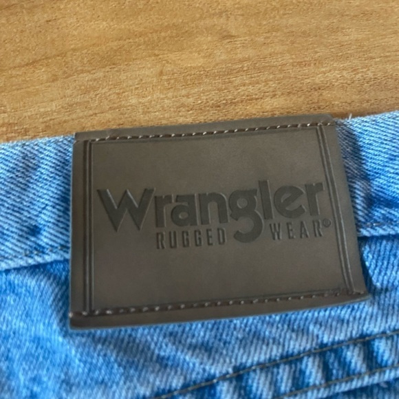 Wranglers Plus Size Mens Retro Style Light wash Denim Shorts (unisex) - Picture 2 of 11